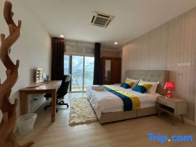 Riverine sapphire apartment