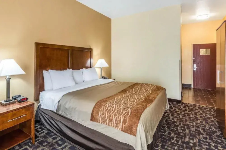 Comfort Inn & Suites