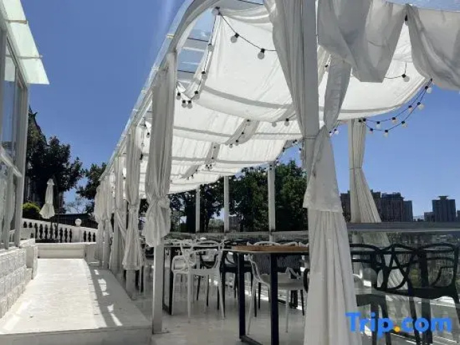 Dali Biyue Sea View Hotel