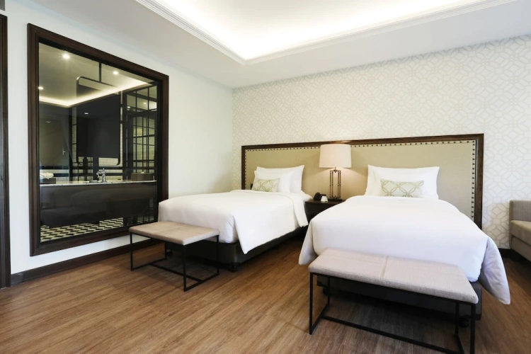 Deluxe Twin room with balcony