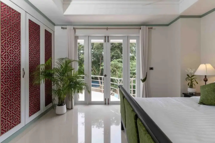 4Bed PoolVillaSteps from the Beach KBR34