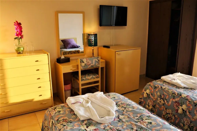 Vanda Hotel
