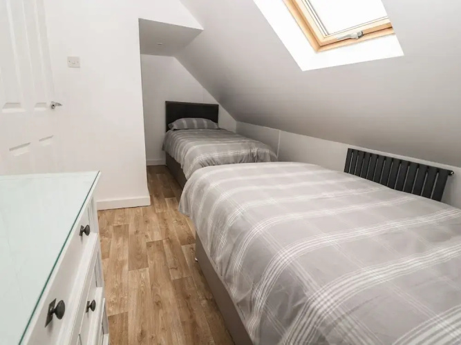 11 Seabreeze, Llandudno