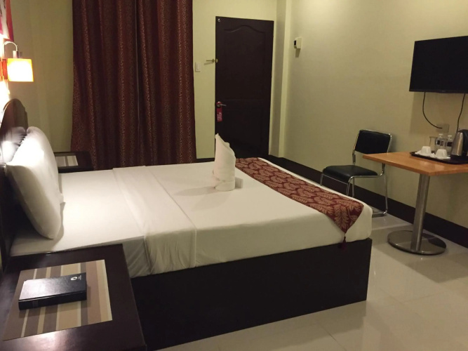 Hollywood Suites