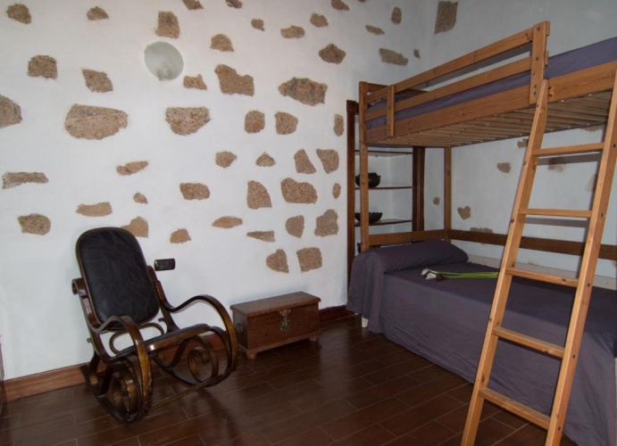 2 Bedrooms Cottage