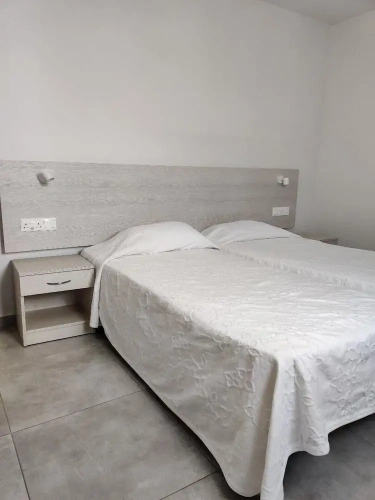 1 Bedroom Apartment with balcony