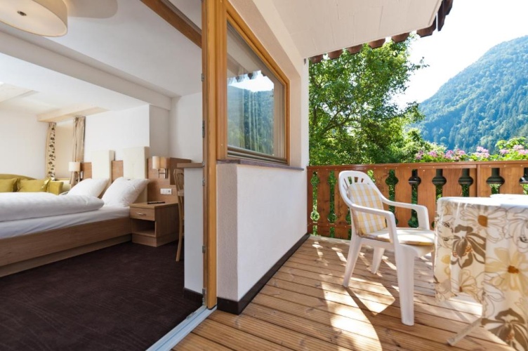 Comfort Triple room with balcony and with mountain view