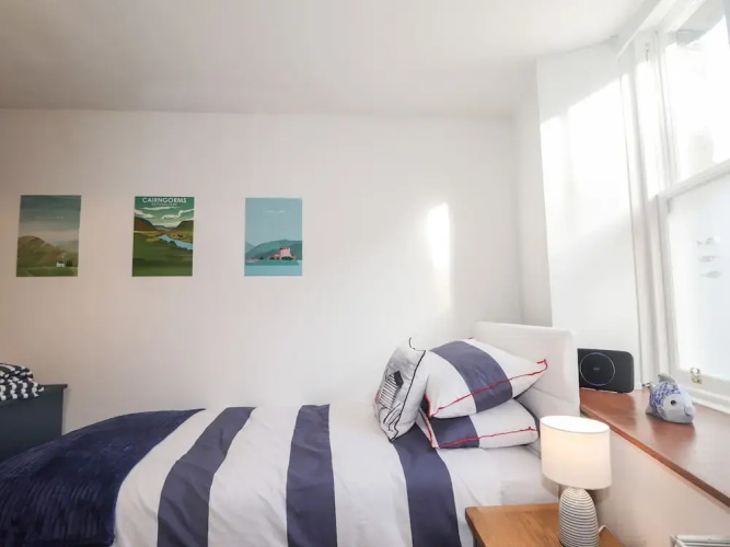 2 Seafield Place