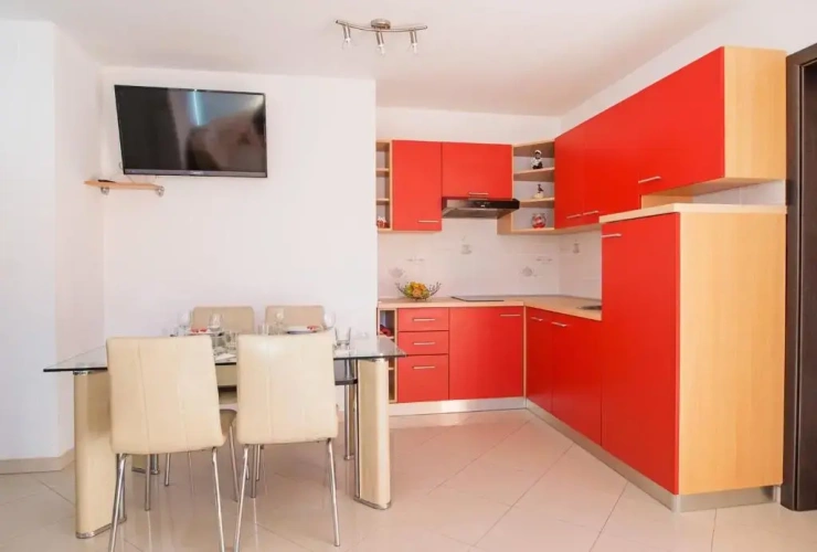 2 Bedrooms Apartment