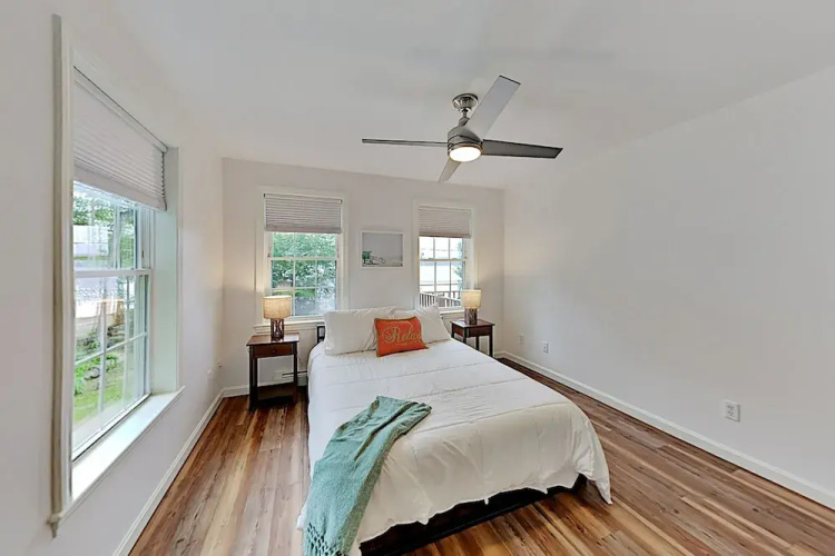 76overrd 3 Bedroom Home