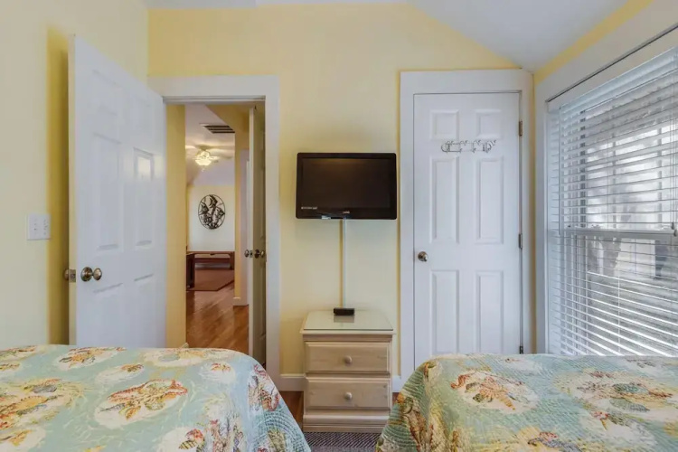 Delaware Avenue 34B