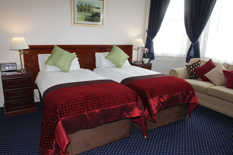 OYO Devonshire Park Hotel