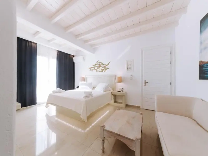 Standard Triple room with balcony