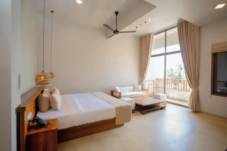 Emerald Resort Hikkaduwa