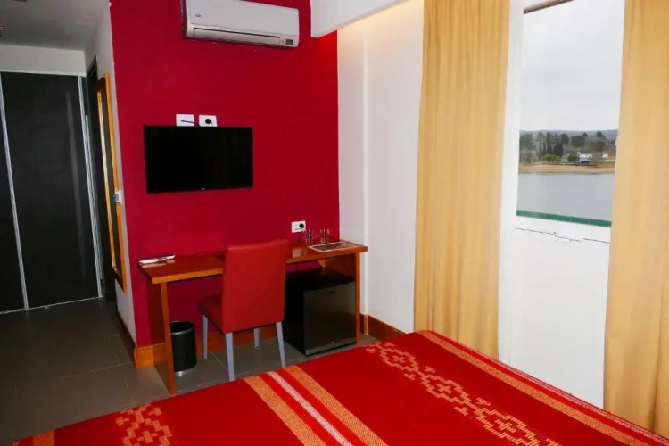 Standard Double room with lake view