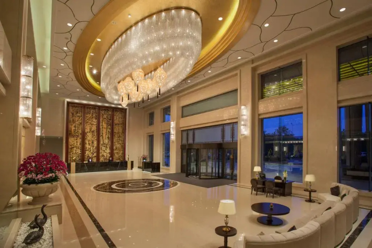 Classical Plaza Hotel