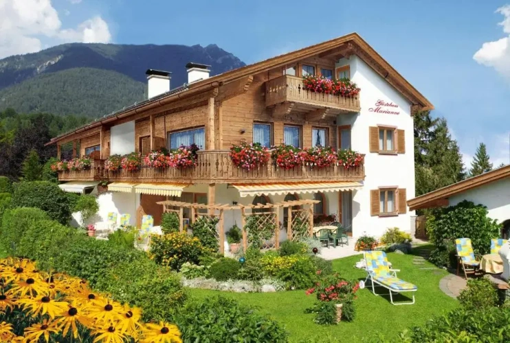 2 Bedrooms Apartment