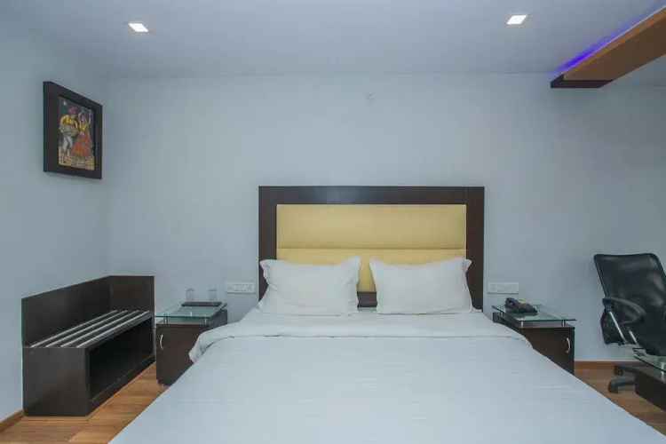 Edition O 30026 Metro View Inn