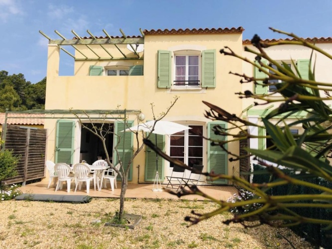 3 Bedrooms Cottage