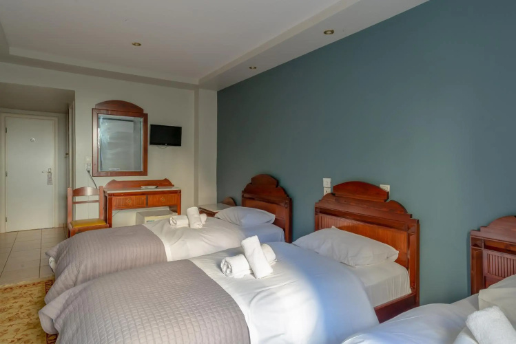Byron Hotel