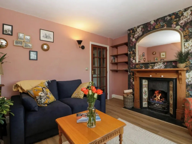 Holly Cottage