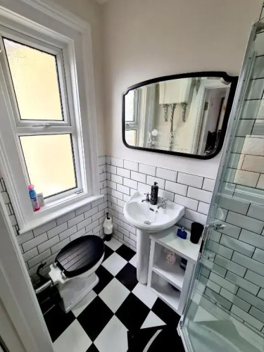 Southsea Royale Studio, James Bond, Parking, Seafront