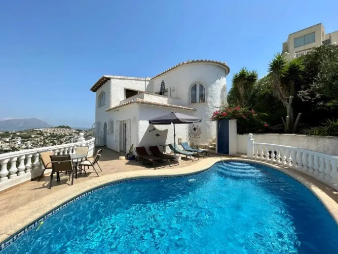 2 Bedrooms Villa