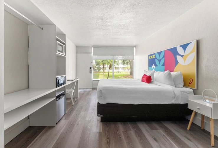 Standard Double room with city view