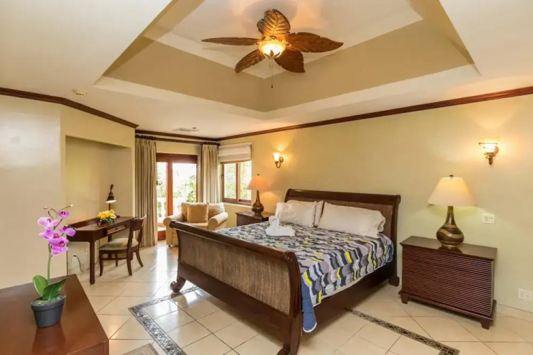 Luxury Ocean View Condo - Ultimate Convenience