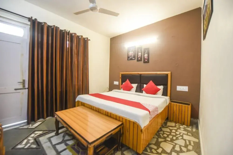 OYO 12411 Woodside Guest House