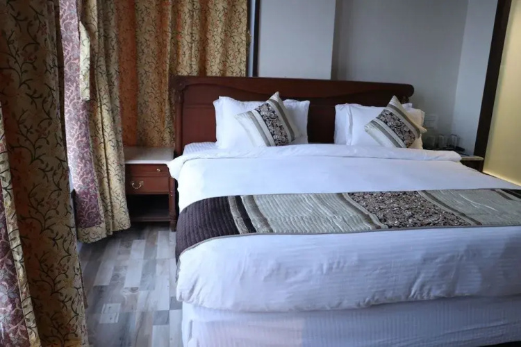 Shelke's Vintage Inn