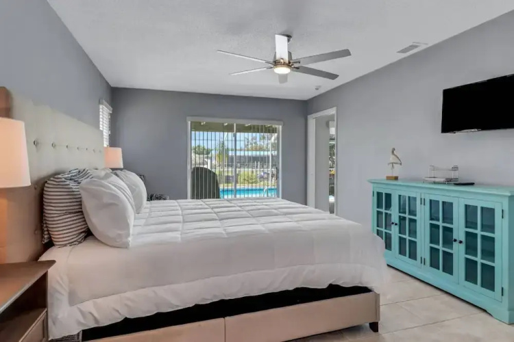 5240 SW 2nd PL