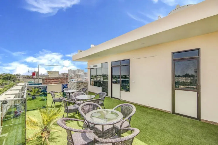 Hotel 3 Bros by Fabhotels
