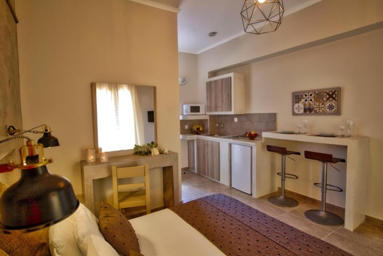 Standard Triple room