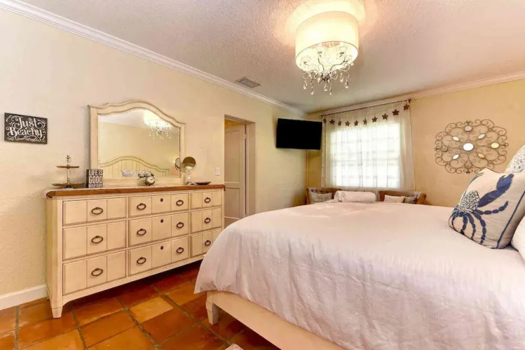 Sunset Point Apartment 4