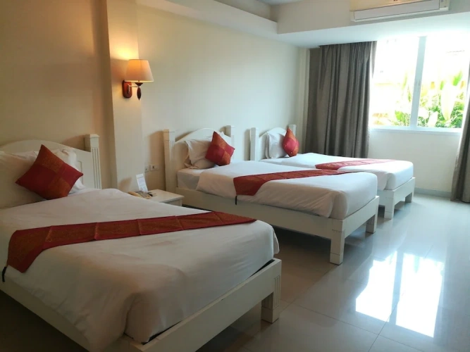 Standard Triple room