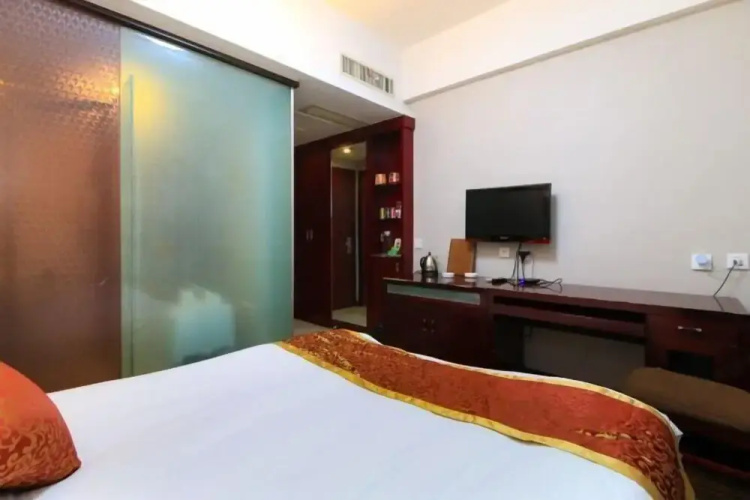 Junhong Hotel