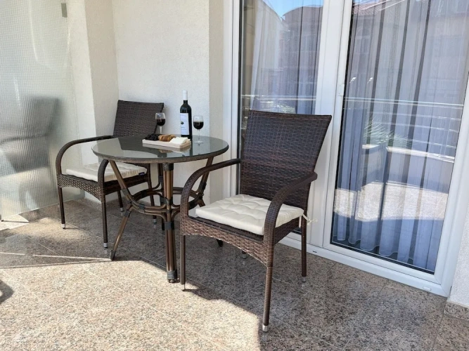 1 Bedroom Deluxe Double room with balcony and with park view