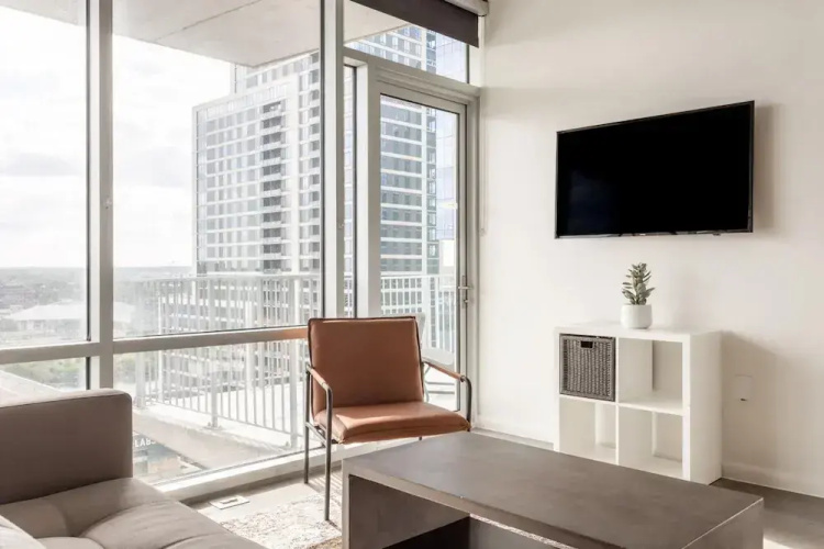 Austin Vibrant 1BD 1BA Apartment