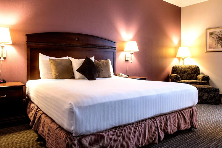 Greenstay Hotel & Suites
