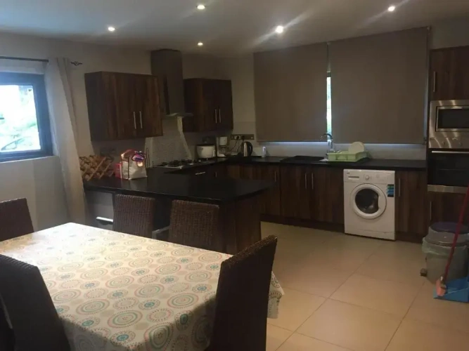 2 Bedrooms Villa