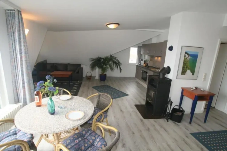 Apartment with balcony