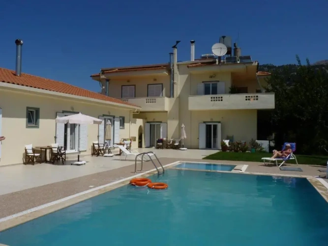 2 Bedrooms Apartment with view