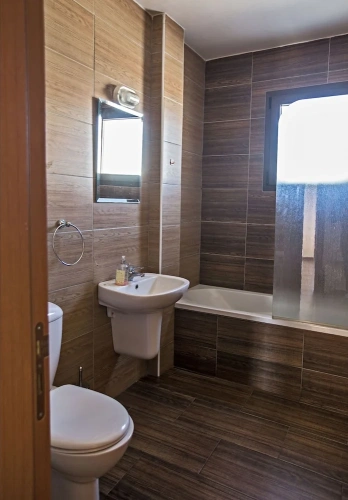 2 Bedrooms Apartment with balcony and with city view