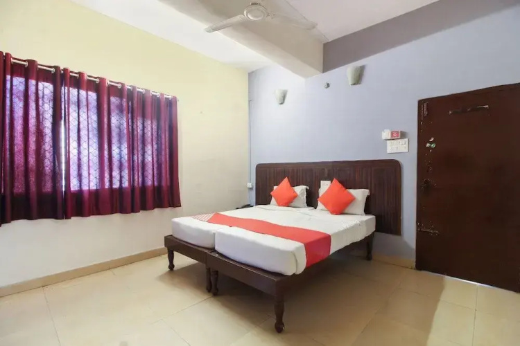 OYO 70733 Hotel Regal