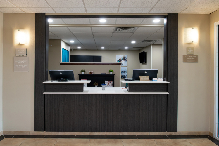 Candlewood Suites Olathe by IHG