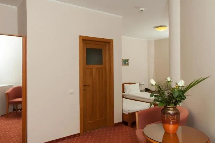 Standard Triple room with balcony