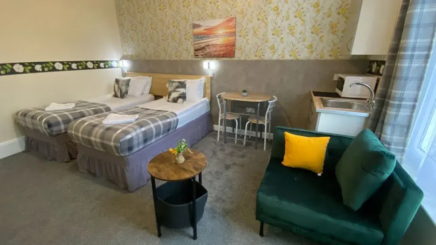 Spacious First-floor Super King Or Twin Studio Apartment With Free Parking - Portsmouth