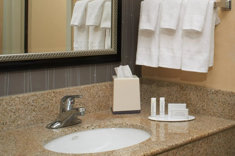Courtyard by Marriott Detroit Dearborn