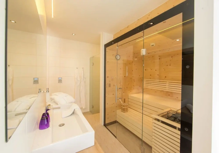 1 Bedroom Deluxe Suite